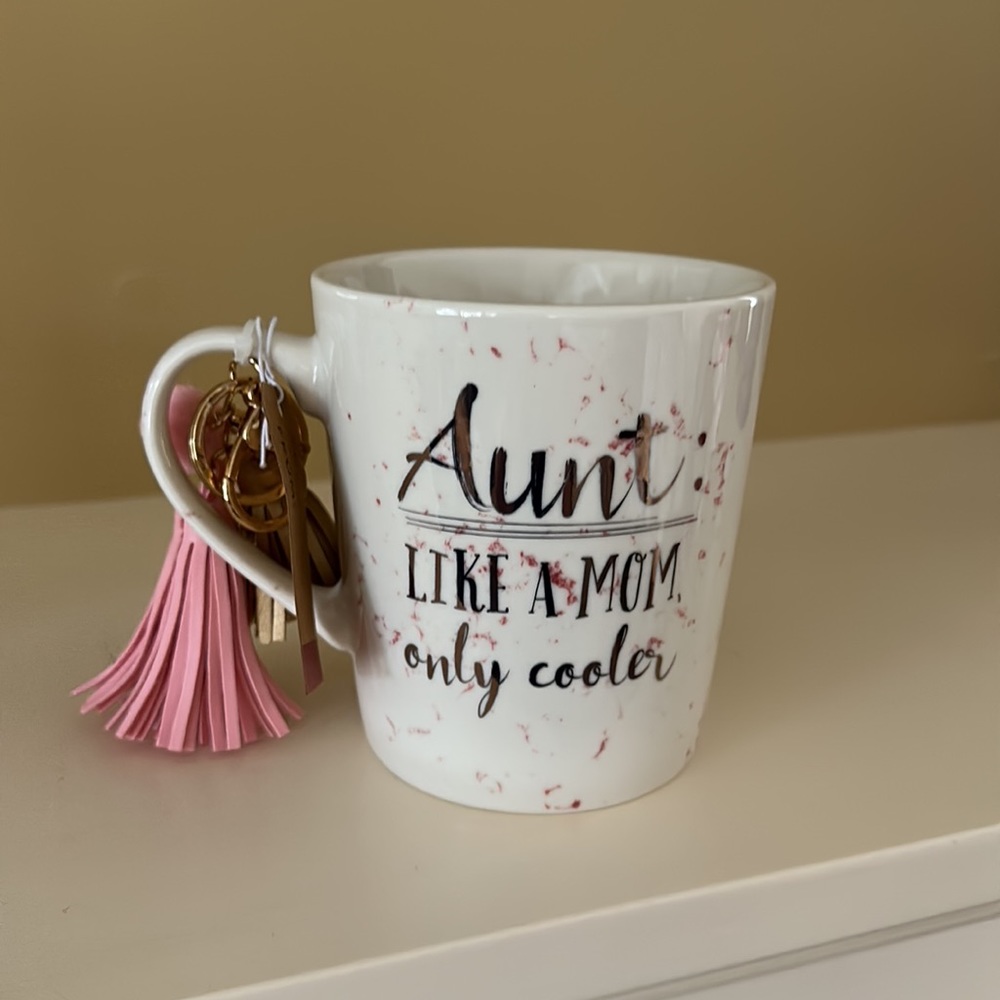 NWT 🤩 Aunt Mug with Key Chain